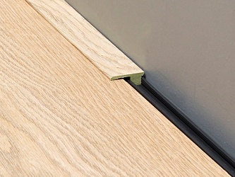 Финишный профиль Balterio 2,4м (border profile)