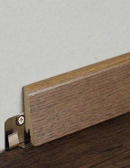 Шпонированный плинтус Goodwin Дуб Викинг 60 мм